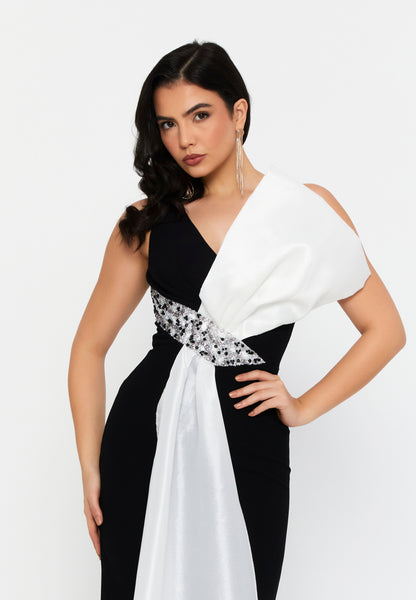 Elegant Black & White Evening Gown™